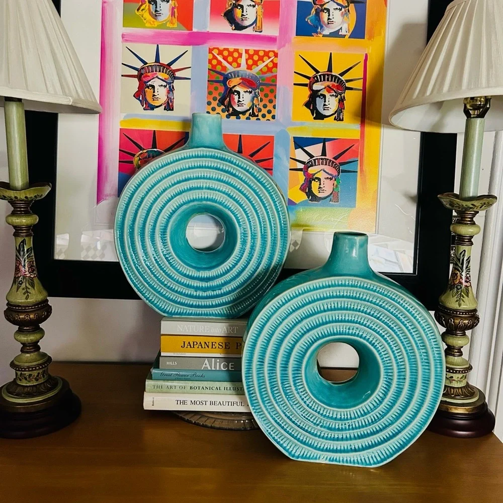 Grand-Scale 16" Rare Turquoise Sculptural Ceramic Vase – Modernist Circle Form - Picture 4 of 14